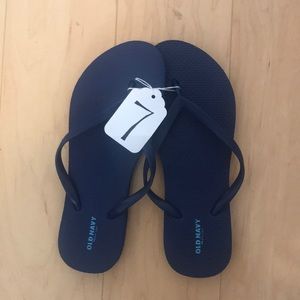 NEVER WORN Old Navy flip flops